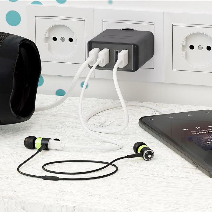 Ladegerät Goobay schwarz Steckdose auf 4x USB 2x3A / 4x1,5A (30W)